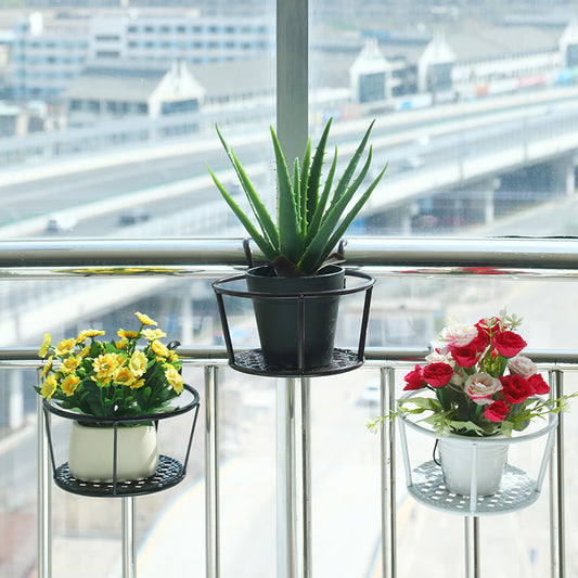 Hanging Flower Pot Holder Metal Balcony Railing Planter Basket Round Iron Rack with Mesh Bottom Fits up to 6cm Rail for Fence & Patio Black