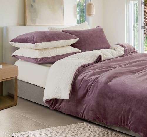 Comfortable quilt and duvet covers in stylish designs.